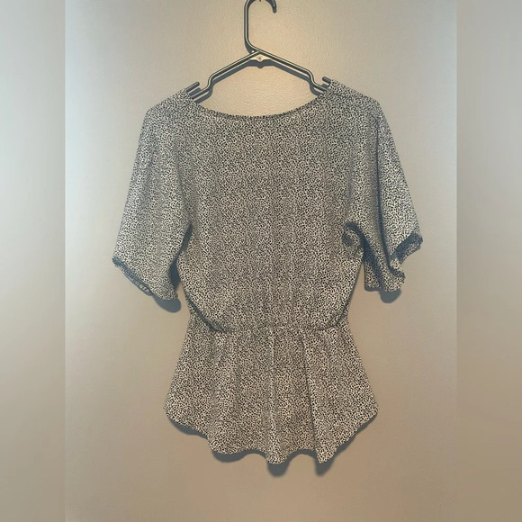 Black and white animal print short sleeved shirt with butterfly sleeves size S - Picture 2 of 5